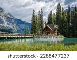 Views of the iconic Emerald Lake Lodge, at Emerald Lake in Yoho National Park, BC, a UNESCO World Heritage Site