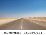 Highway no 31 through dsert in Oman between Salalah and Nizwa