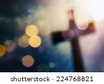 Beautiful bokeh with a cross in the background