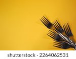 The arrangement of forks in the ...
