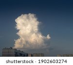 Single Cumulus Cloud Over...
