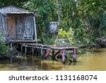 Rustic Cabin In The Bayou Swamp ...