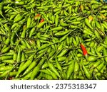 Small photo of Green chilli hoot background di dalam pasar