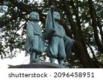 Small photo of Statue of the Soga brothers. The story of the Soga brothers defeating his father's death in 1193 was also performed in Kabuki and Noh as a good story.