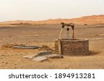Old Water Well In Sahara Desert ...