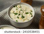 Small photo of Chunky New England Clam Chowder with Potato and Crackers