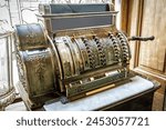 Vintage old mechanical cash...