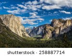 Yosemite National Park Valley...
