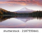 Mount. Hood reflection in Trillium lake,  Oregon, USA. Beautiful natural landscapes