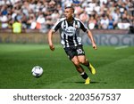 Small photo of Udine, Italy, September 18, 2022, Udinese's Gerard Deulofeu portrait in action during italian soccer Serie A match Udinese Calcio vs Inter - FC Internazionale